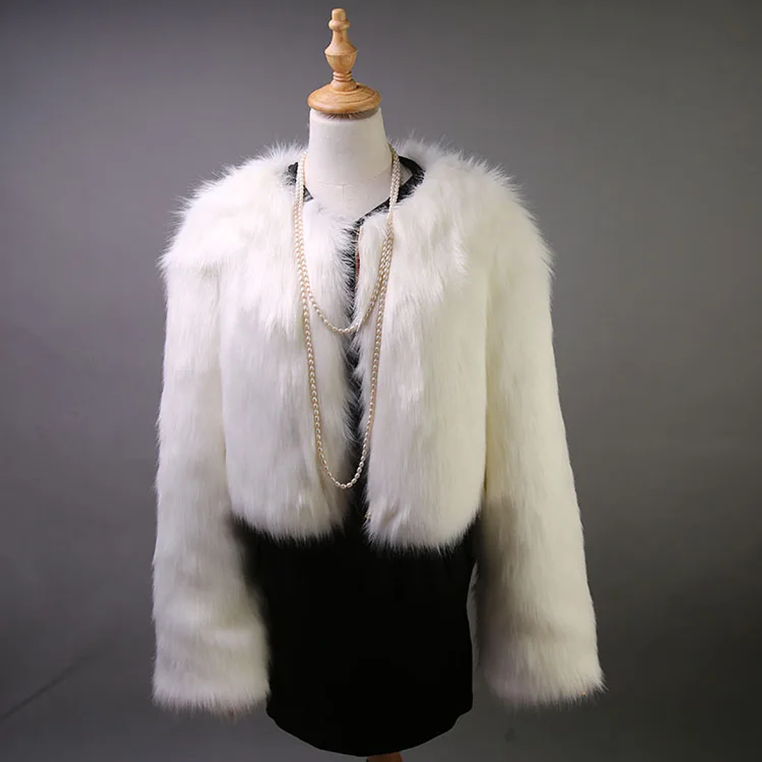 Abrigo de Piel con Botas Elegantes 13