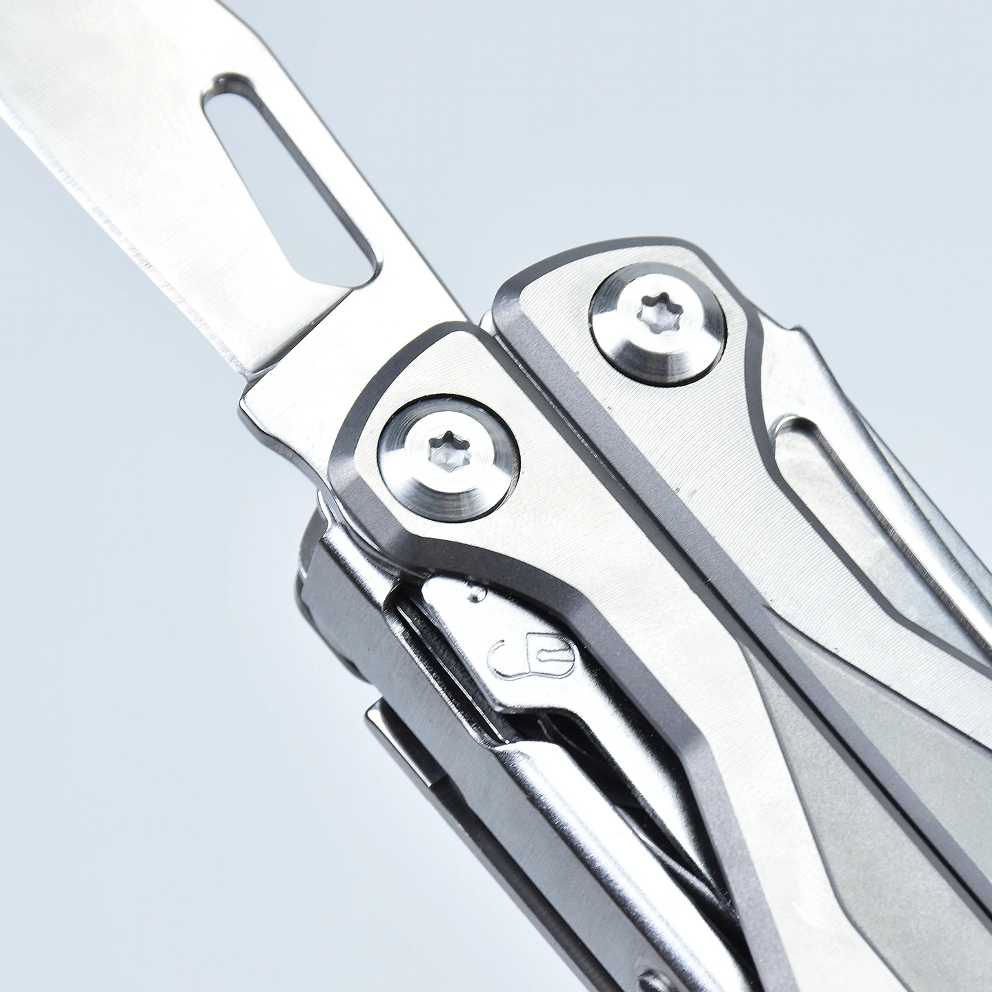 Multiherramienta Daicamping DL7 - Cuchillo Plegable y Alicates con Bolsa Oxford 3