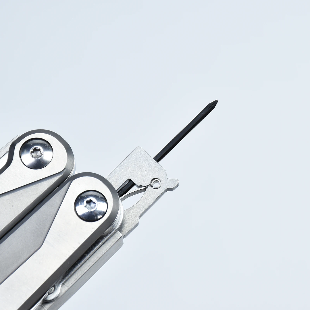 Multiherramienta Daicamping DL7 - Cuchillo Plegable y Alicates con Bolsa Oxford 10