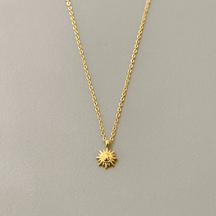 Collar Minimalista de Sol - Acero Inoxidable Oro 14k Hipoalergénico