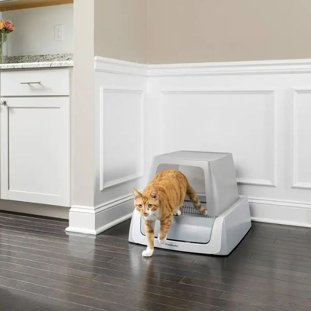 Arenero para Gatos PetSafe Auto ScoopFree 1.5 – Sistema Autolimpiante con Control de Olores, Bandeja Desechable y Diseño Compacto en Blanco y Gris 2