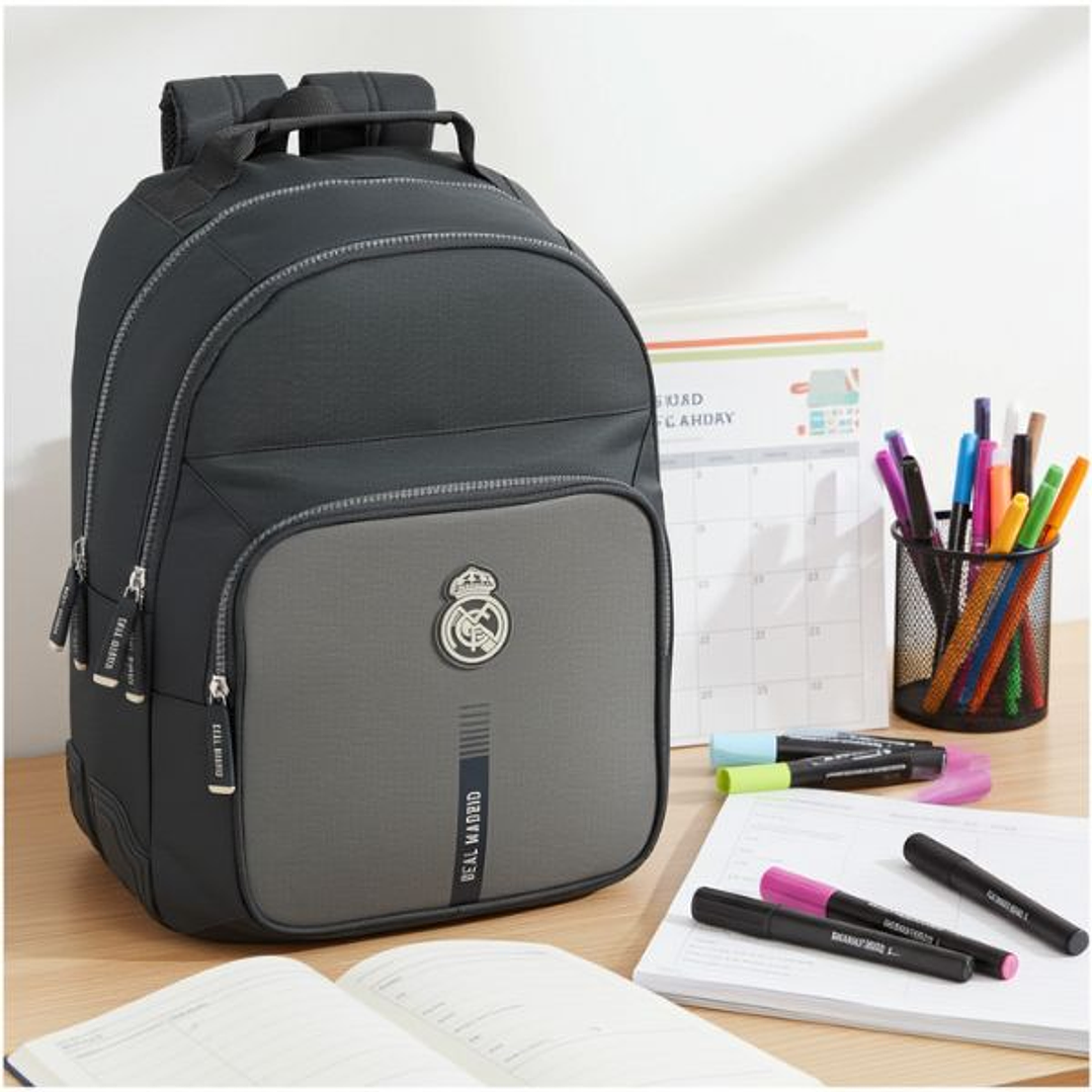 Mochila Escolar Real Madrid C.F. Gris  Diseño Deportivo y Ergonomía  32x42x15 cm 2