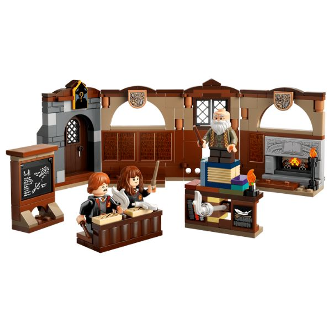 LEGO Harry Potter 76442 Castillo de Hogwarts Clase Encantamientos 9