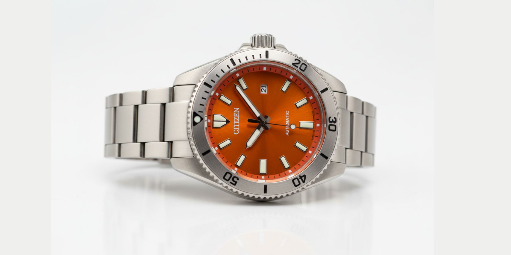 Citizen NJ0170-83Z: El Reloj Automático con Esfera Naranja que Está Marcando Tendencia en 2026