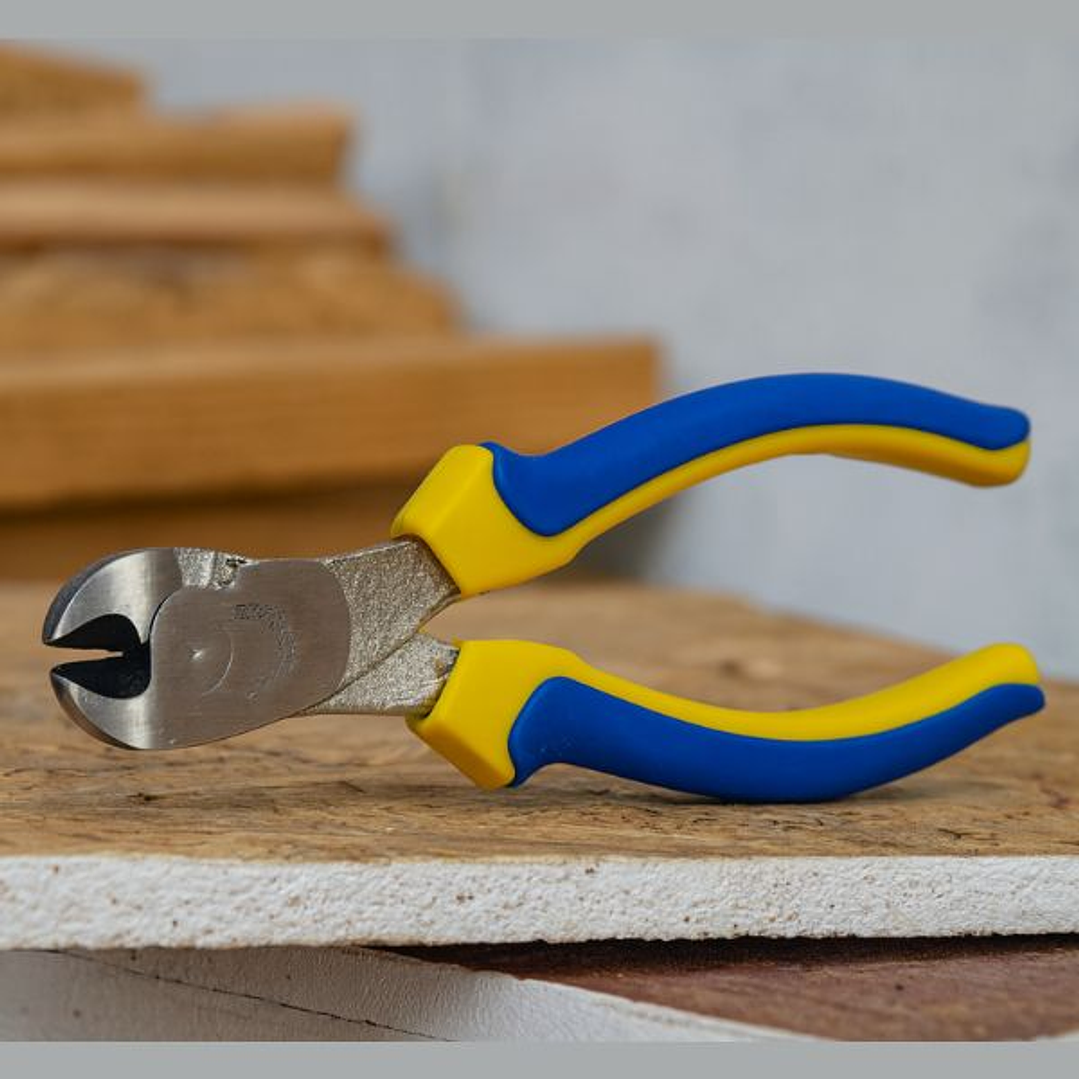 Alicate de Corte Frontal 160 mm MT PLUS — Tenaza Profesional de Precisión en Acero Cr-V 3