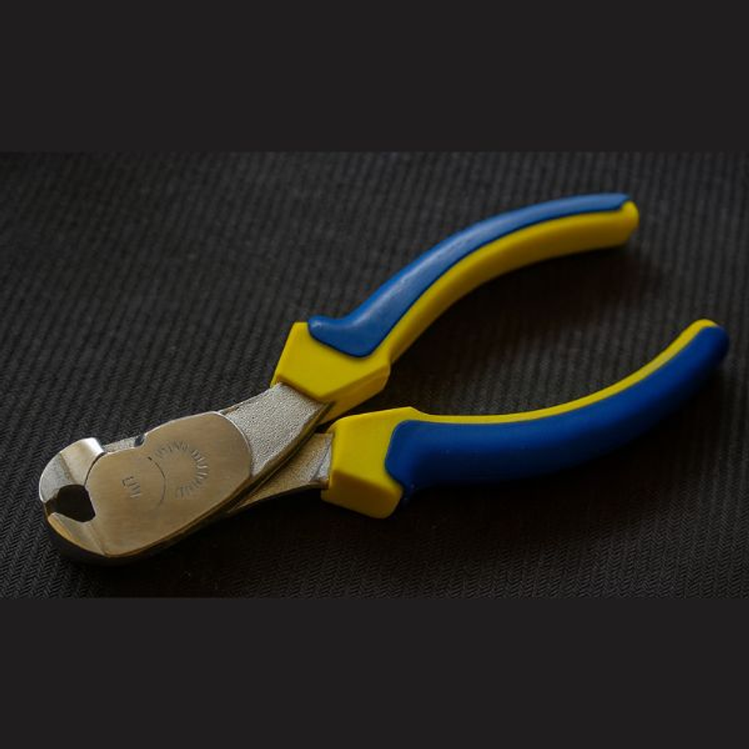 Alicate de Corte Frontal 160 mm MT PLUS — Tenaza Profesional de Precisión en Acero Cr-V 5