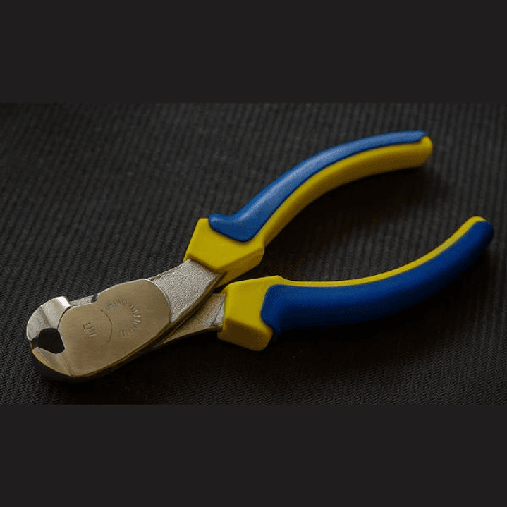 Alicate de Corte Frontal 160 mm MT PLUS — Tenaza Profesional de Precisión en Acero Cr-V 5