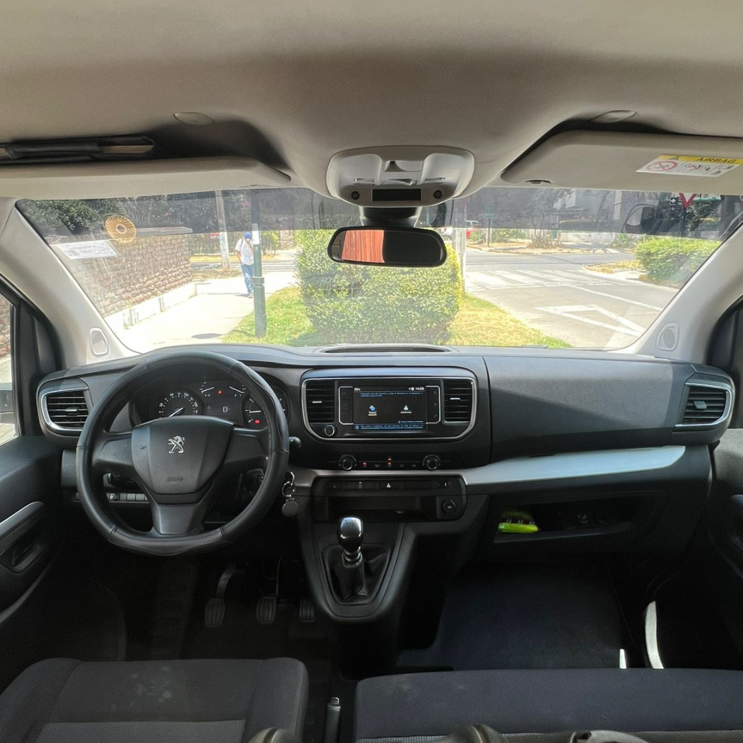 Traveller Business Blue HDI - Año 2022 9