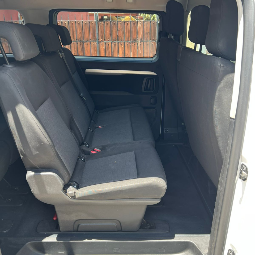 Traveller Business Blue HDI - Año 2022 18