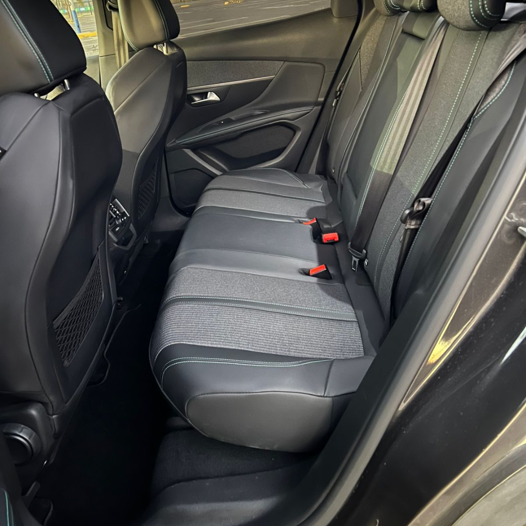 3008 Blue HDI - Año 2023 19