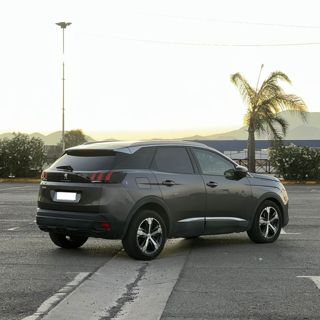 3008 Blue HDI - Año 2023 4