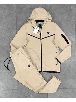 Nike Tech Fleece 