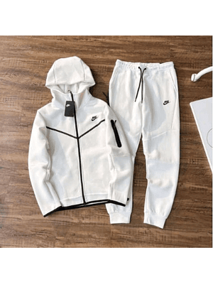Nike Tech Fleece