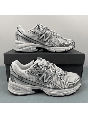New Balance 740