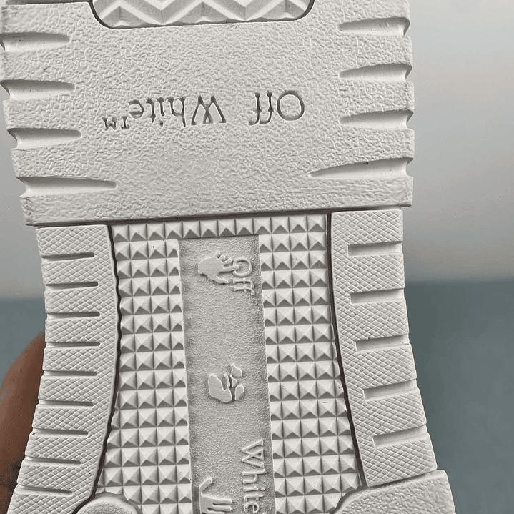 OFF-WHITE Out Of Office 