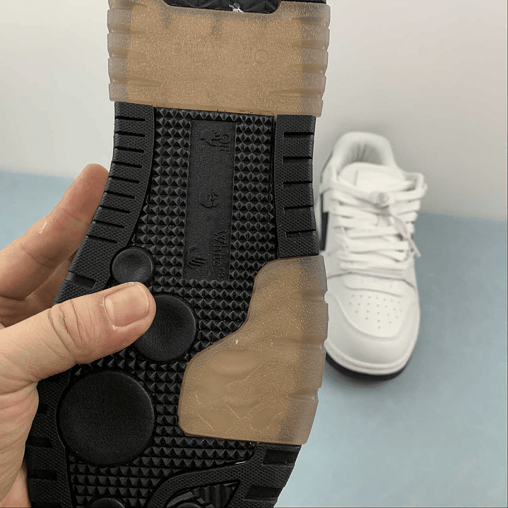 OFF-WHITE Out Of Office 