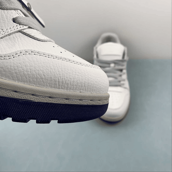 OFF-WHITE Out Of Office 