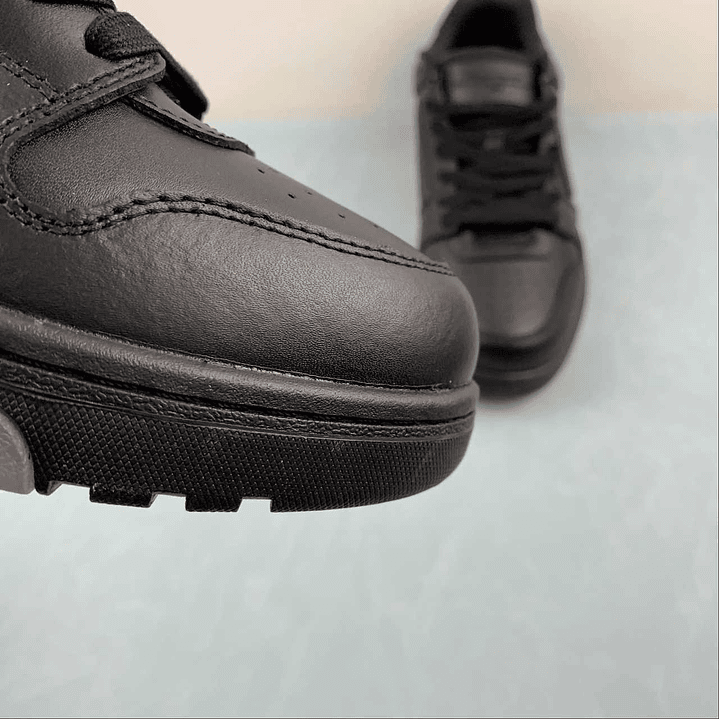 OFF-WHITE Out Of Office 