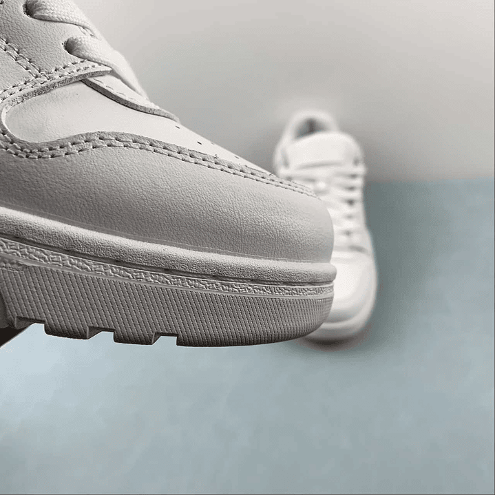 OFF-WHITE Out Of Office 