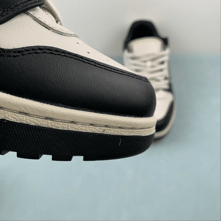 OFF-WHITE Out Of Office 