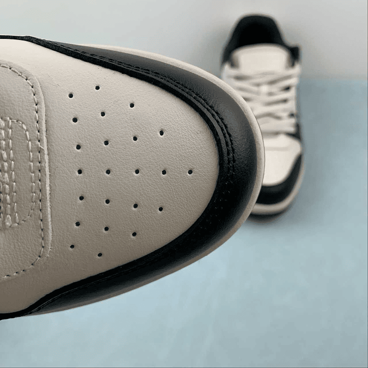 OFF-WHITE Out Of Office 