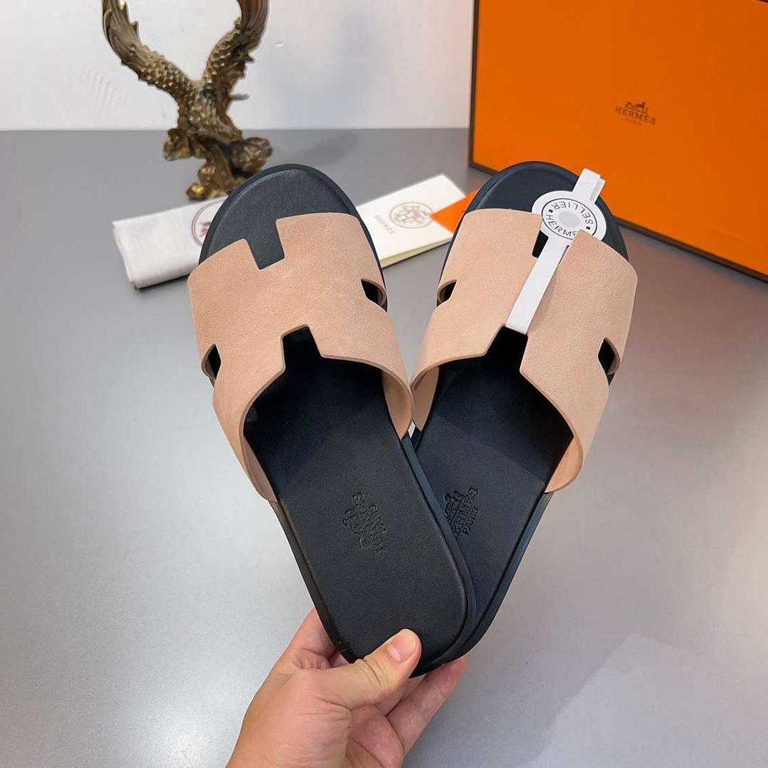 Chinelo Hermes  4