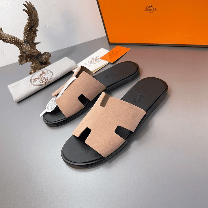 Chinelo Hermes  8
