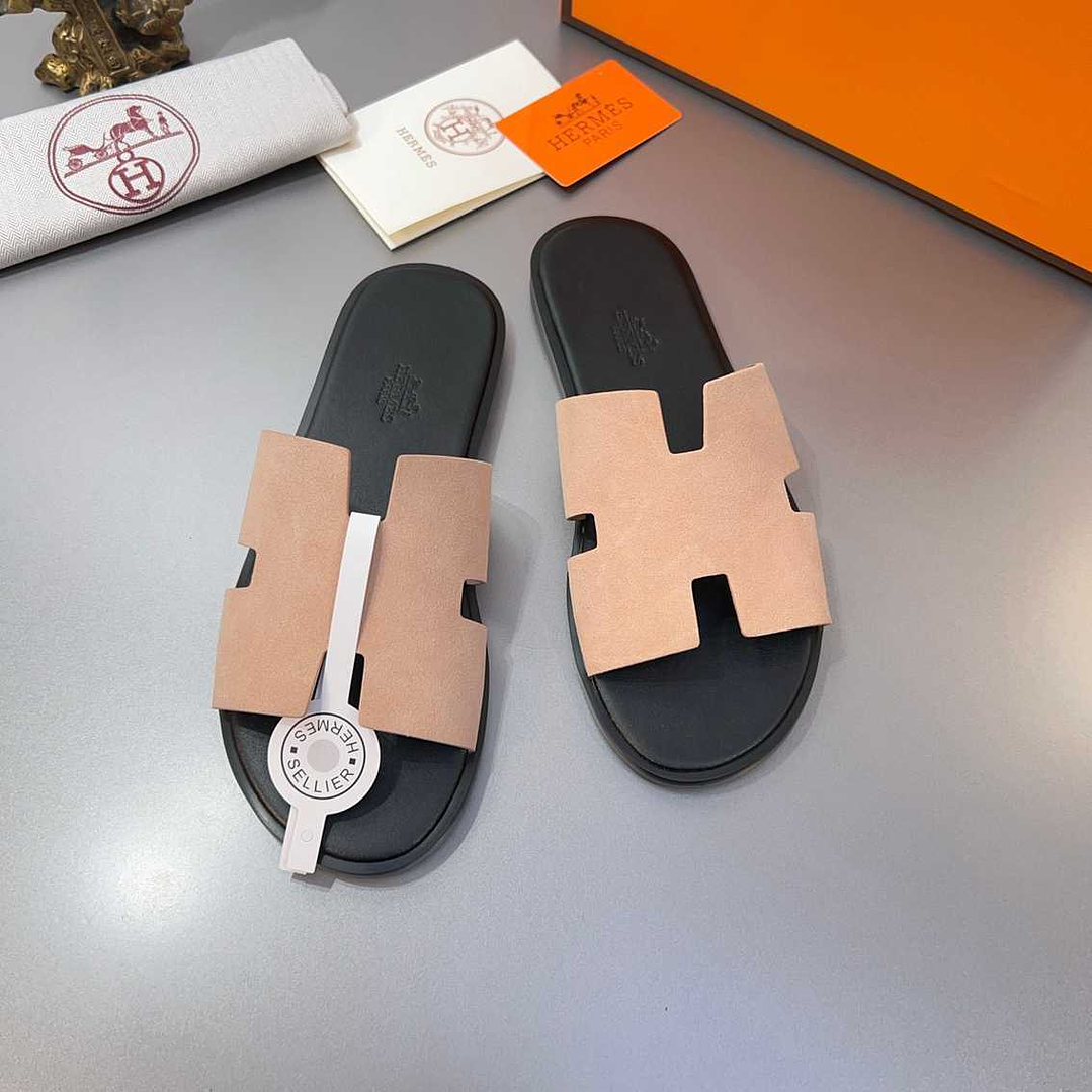 Chinelo Hermes  9