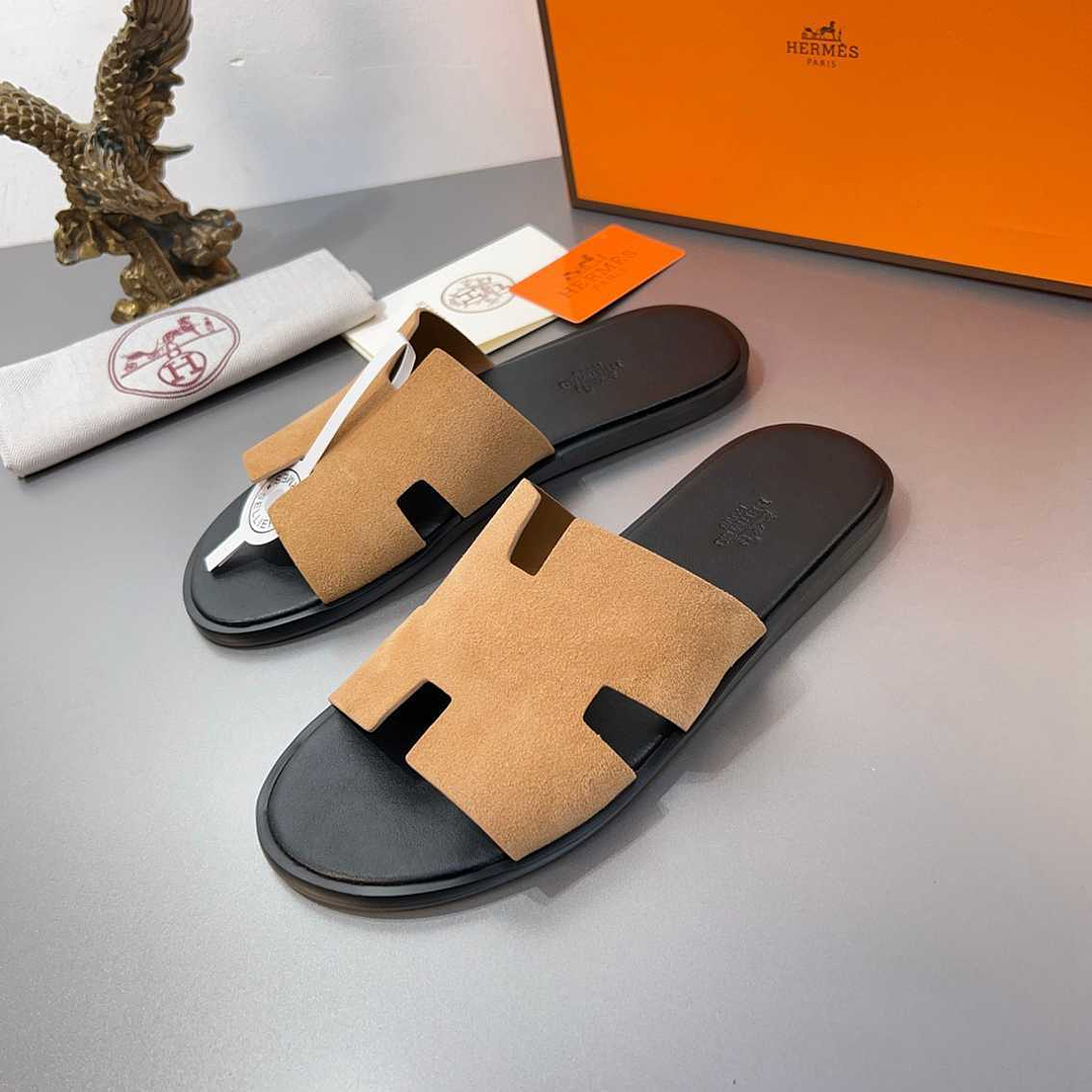 Chinelo Hermes  3