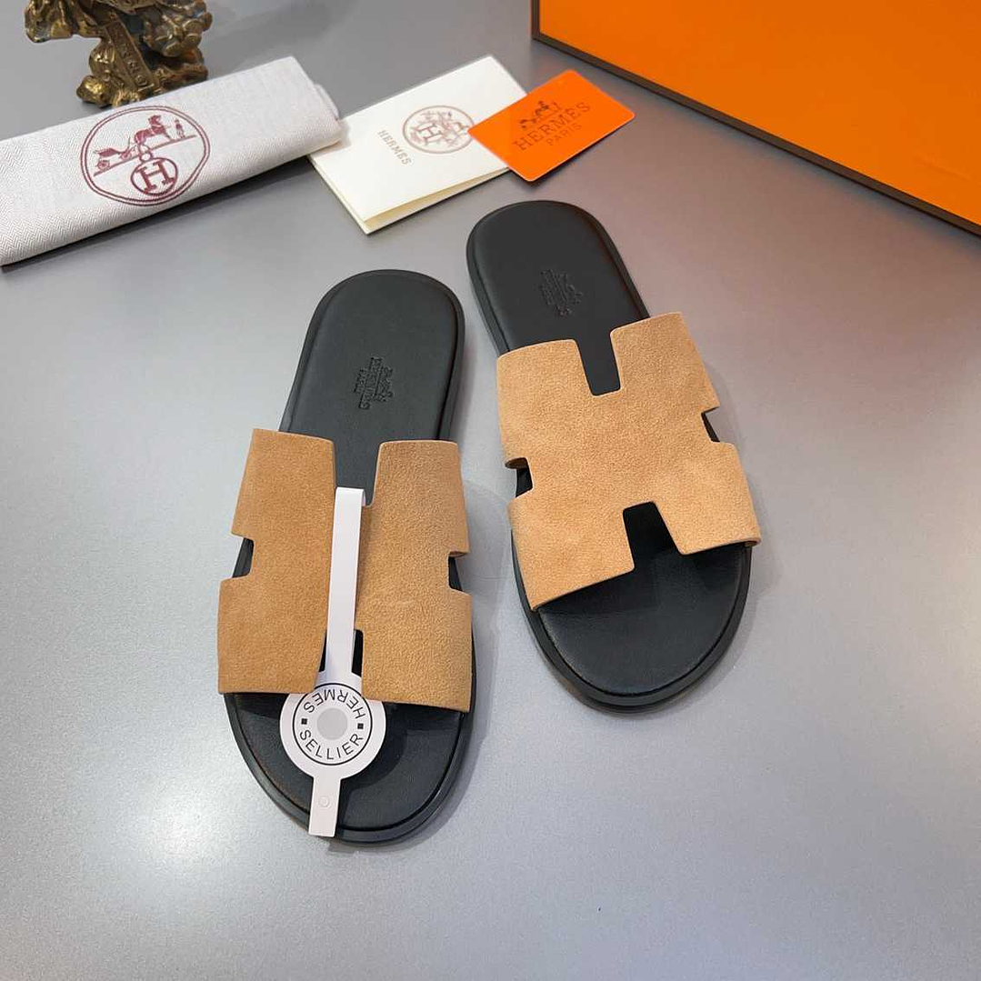 Chinelo Hermes  8