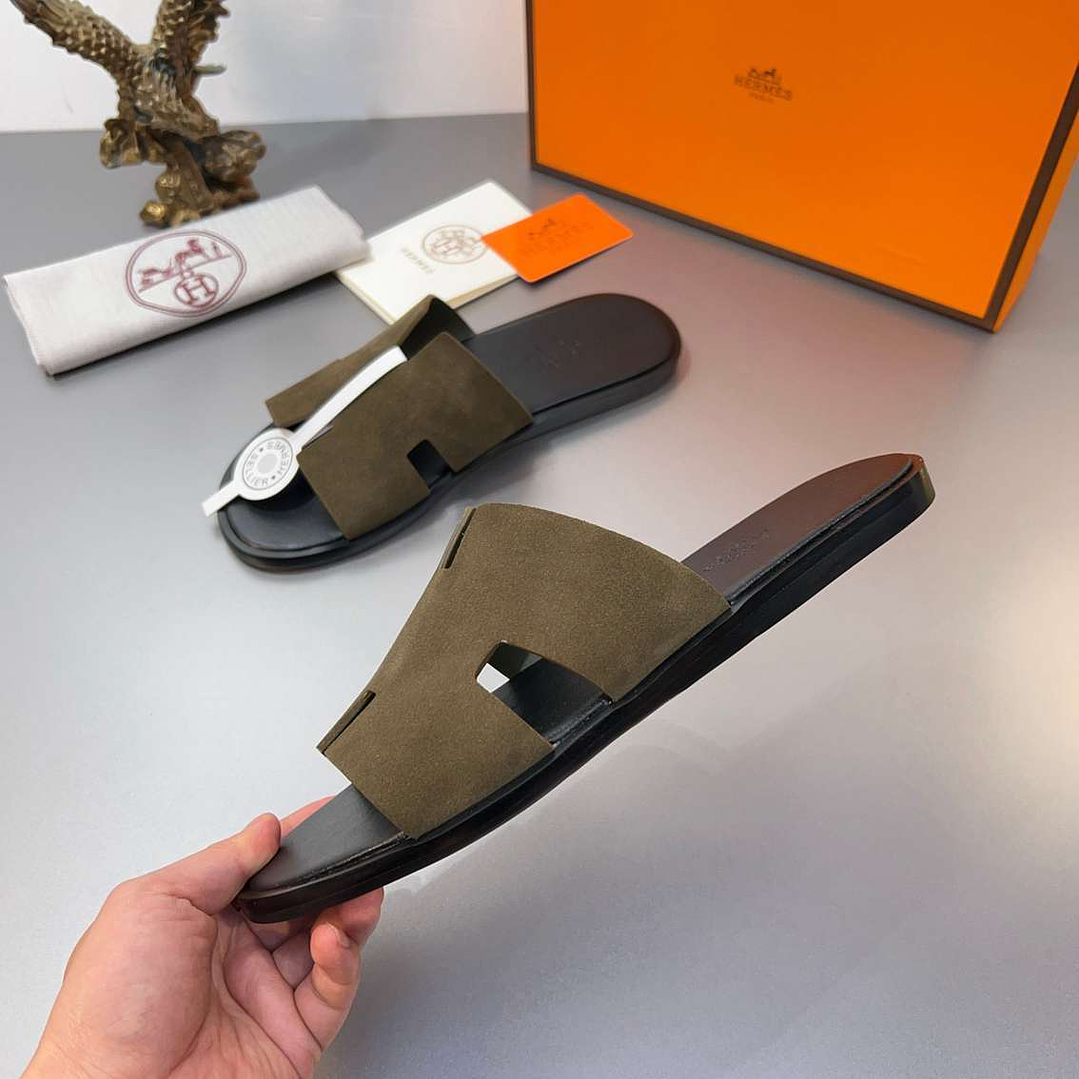 Chinelo Hermes  5