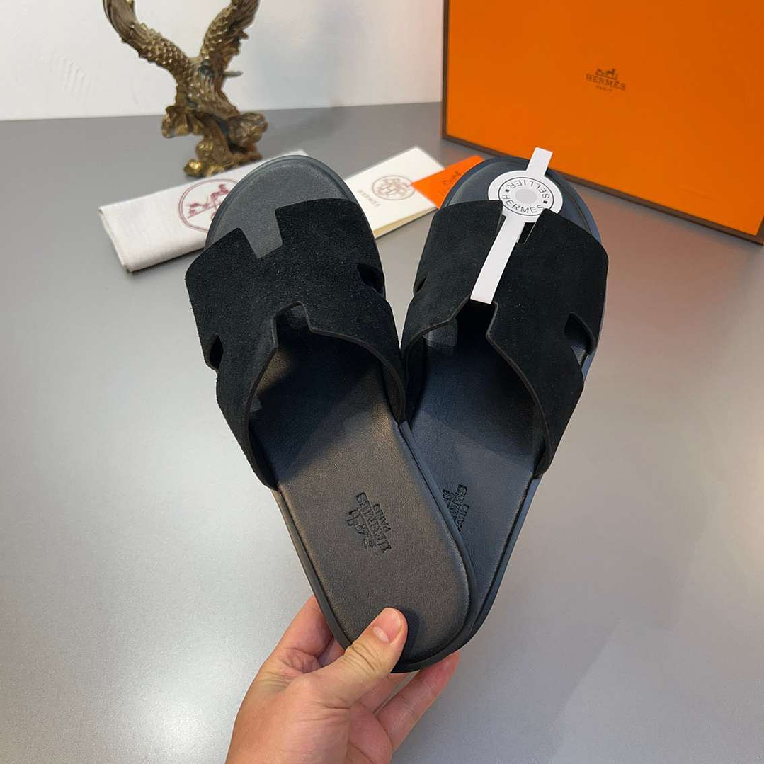 Chinelo Hermes  7