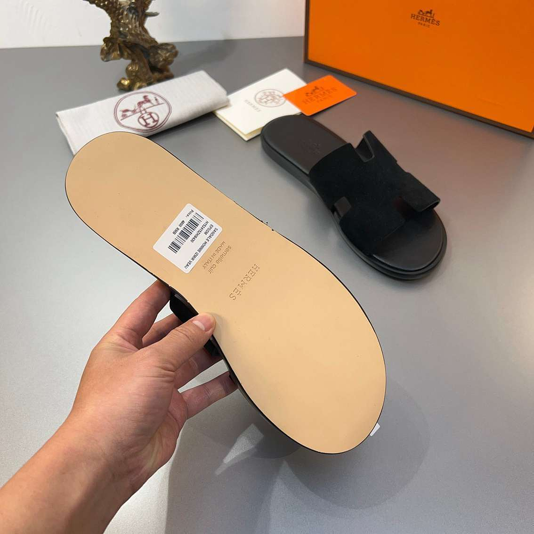 Chinelo Hermes  8
