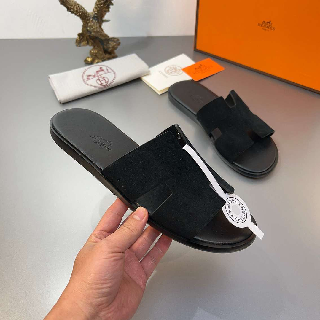 Chinelo Hermes  3