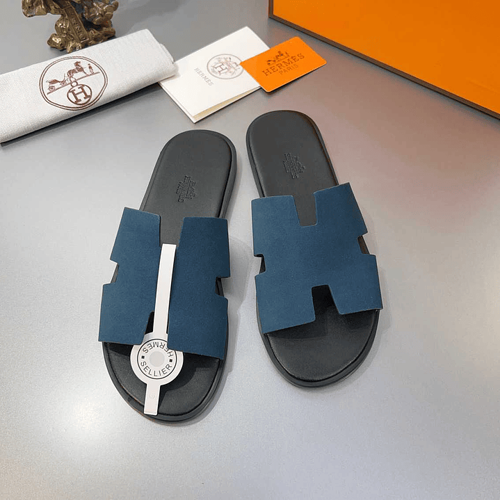Chinelo Hermes  9