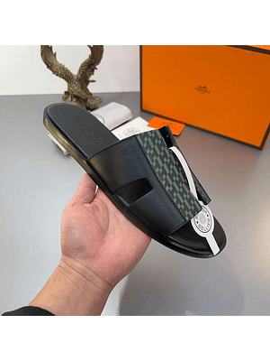 Chinelo Hermes 