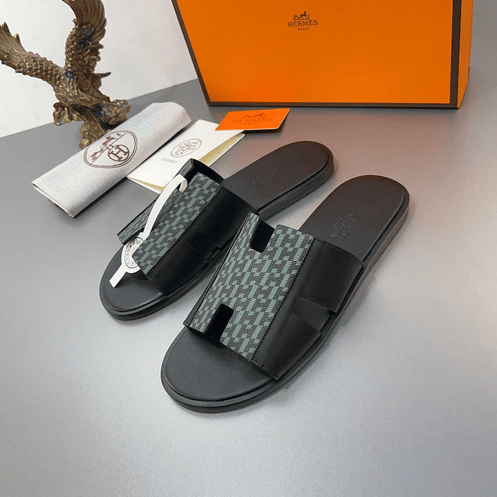 Chinelo Hermes  7