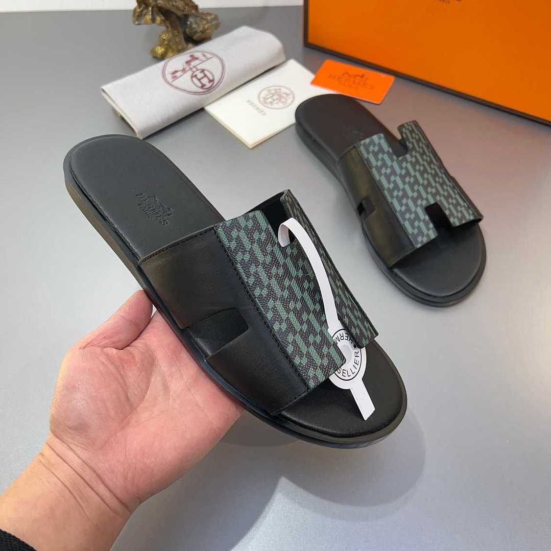Chinelo Hermes  8
