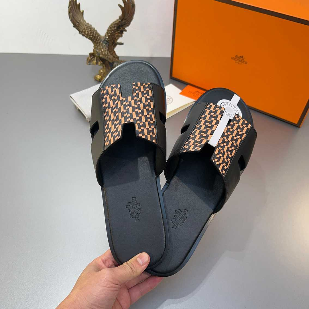 Chinelo Hermes  2