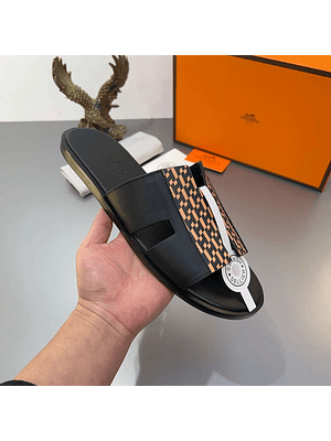 Chinelo Hermes 