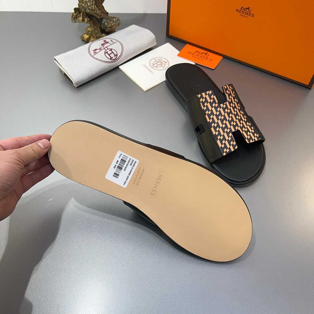 Chinelo Hermes  7