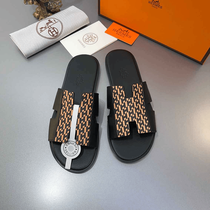 Chinelo Hermes  9