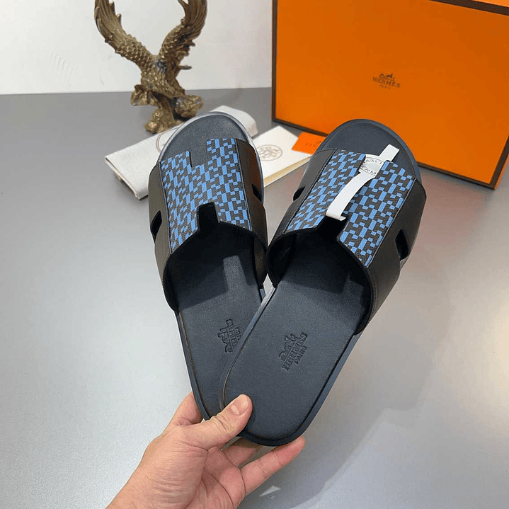 Chinelo Hermes  7