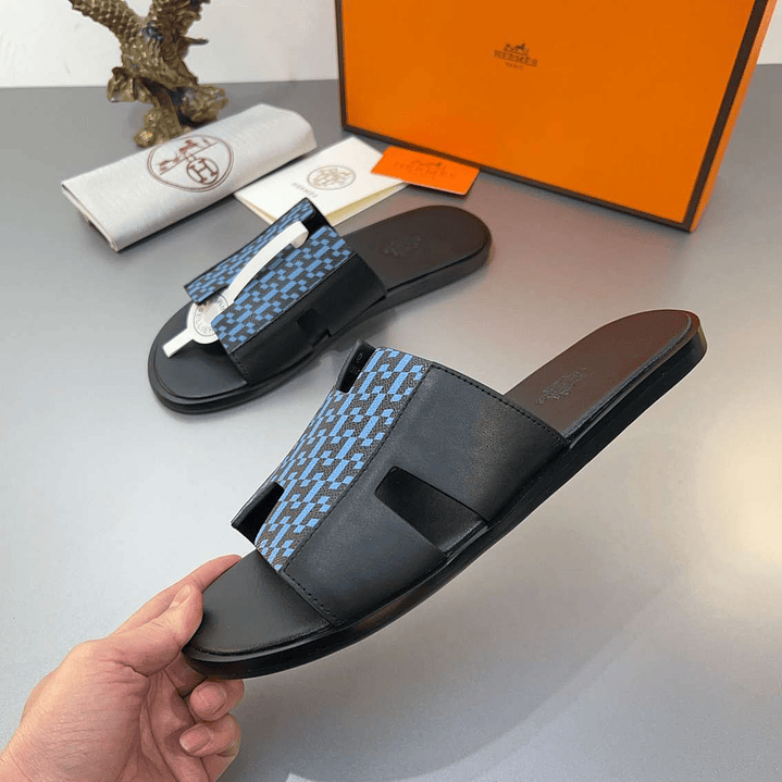 Chinelo Hermes  8