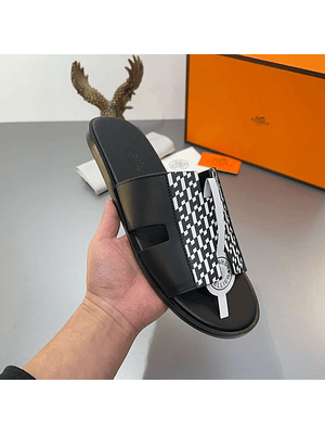 Chinelo Hermes 