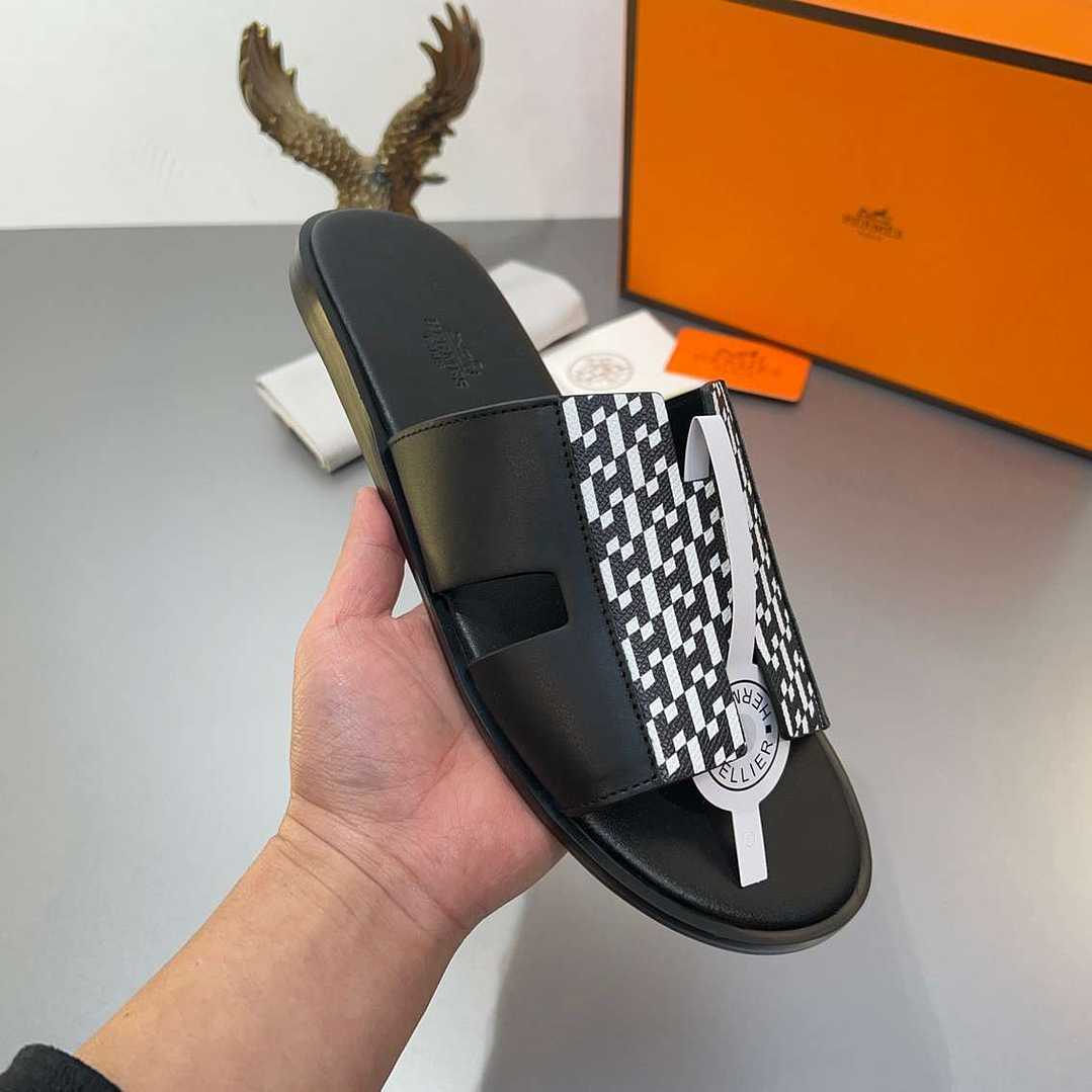 Chinelo Hermes  1