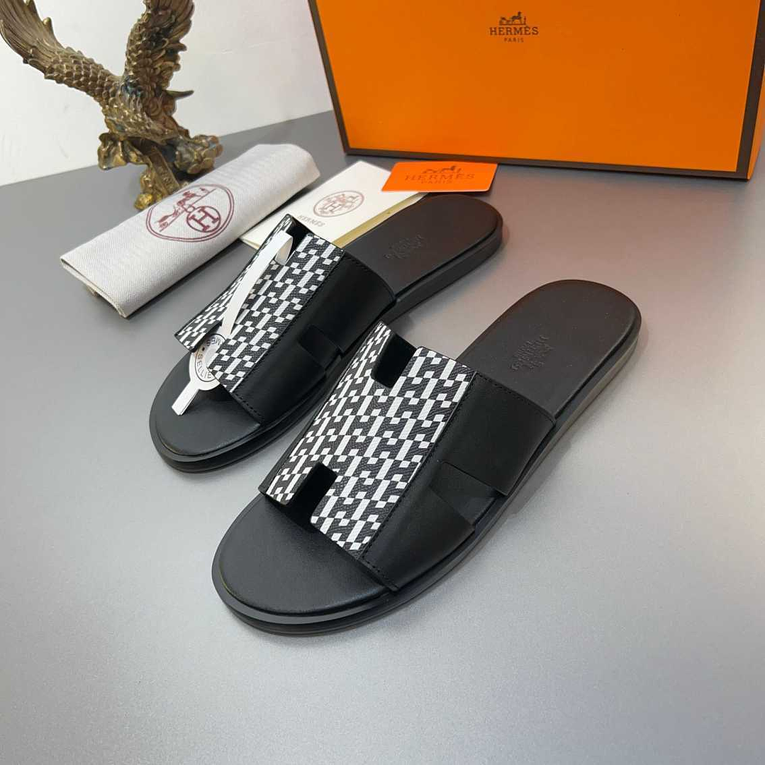 Chinelo Hermes  8