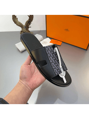 Chinelo Hermes 