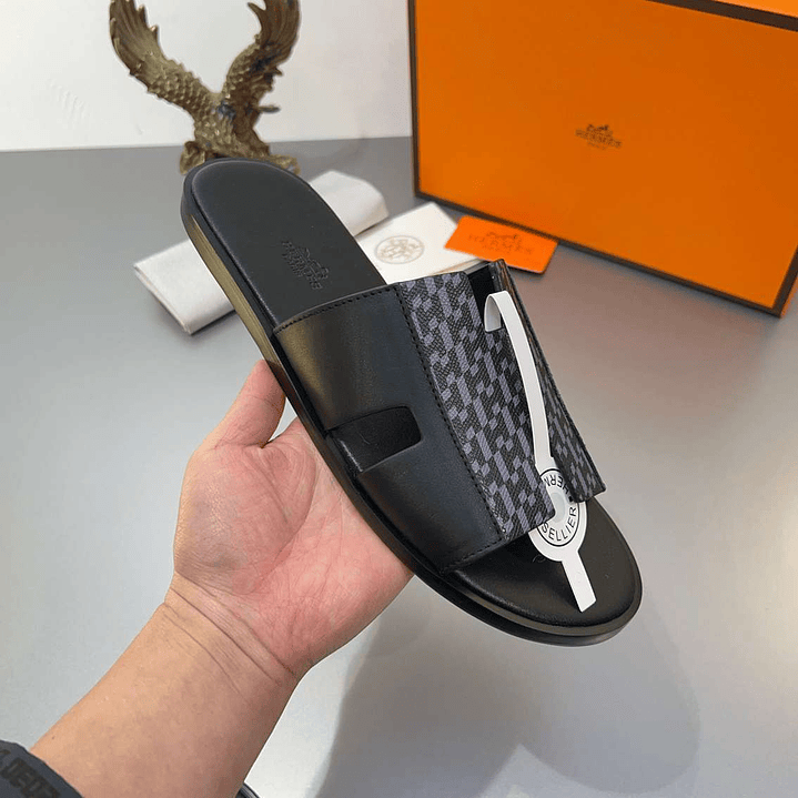 Chinelo Hermes  1