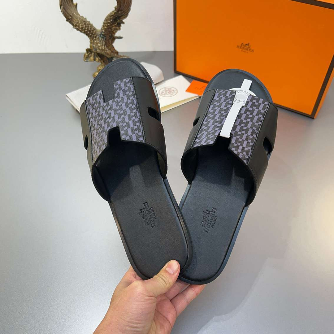 Chinelo Hermes  8